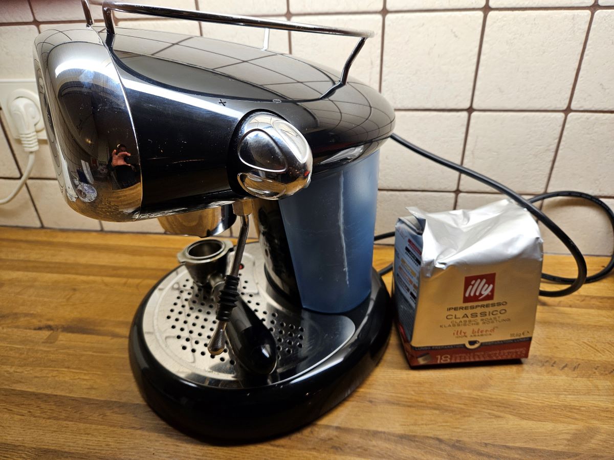 FrancisFrancis 3.jpg